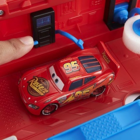 Disney Pixar Cars - Transforming Tractor Truck Poppy