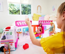 Barbie - Комплект мобилна клиника на Барби