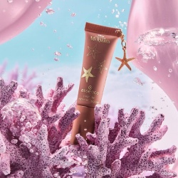 Essence Блестящ гланц за устни Disney THE LITTLE MERMAID с пептиди  