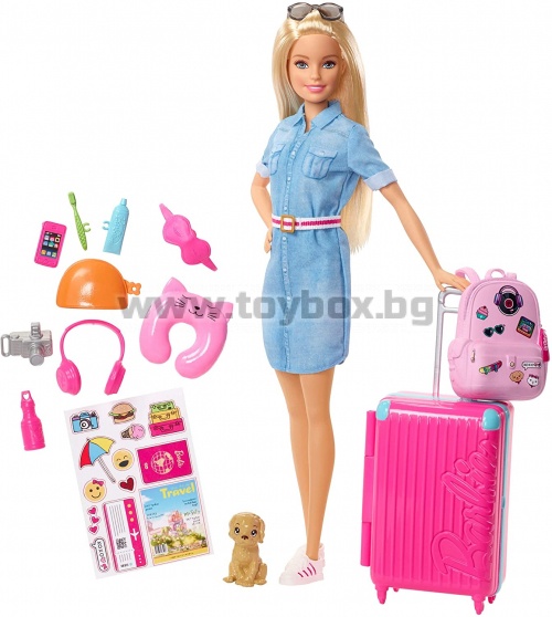Кукла Barbie на път