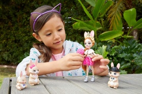 Enchantimals - Комплект семейство зайчета с кукла Brystal Rabbit