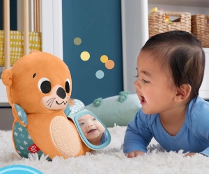 Плюшена сензорна играчка вид за игра по корем 2 в 1 Fisher Price