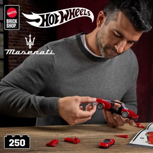 Mattel Brick Shop Комплект за сглобяване на Hot Wheels Maserati MC20 с 250 части