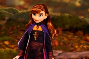 Игрален комплект с 4 кукли Disney Frozen II -  Анна,Елза,Хънимарен и Райдър