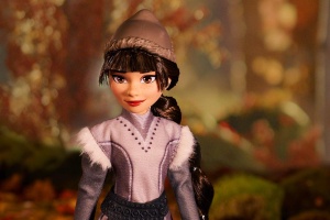 Игрален комплект с 4 кукли Disney Frozen II -  Анна,Елза,Хънимарен и Райдър