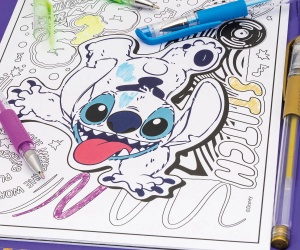 Дневник с неонови химикалки, Стич