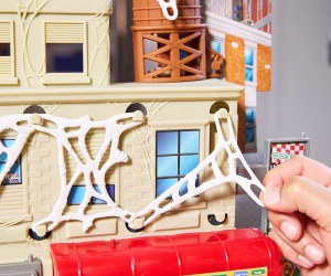 Спайдърмен - Venom Versus: Игрален комплект „Град на паяжините“