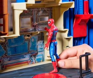 Спайдърмен - Venom Versus: Игрален комплект „Град на паяжините“