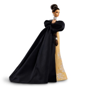 Кукла Барби, стилизирана от дизайна на Линда Кяу-Мершон