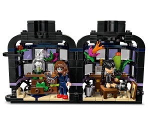 LEGO® Wednesday 76784 - Черна далия