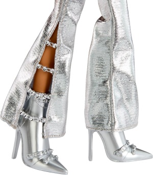 Колекционерска кукла Bratz Charmz Yasmin с гривна и висулка