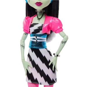 Репродукция на куклата Frankie Stein от Monster High Dawn of the Dance