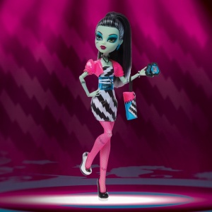 Репродукция на куклата Frankie Stein от Monster High Dawn of the Dance