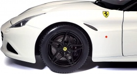 Ferrari - California T 1:18
